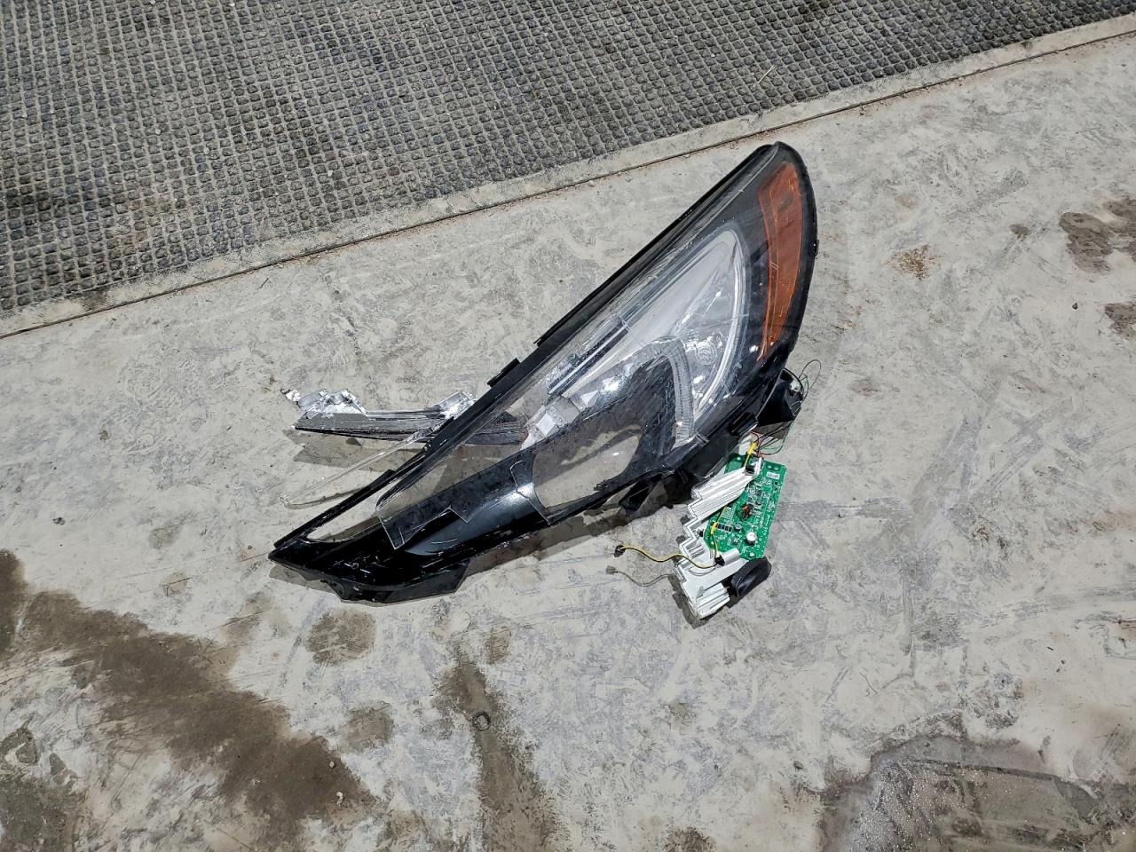 2019 Buick Enclave Essence VIN: 5GAEVAKW2KJ266567 Lot: 93449075