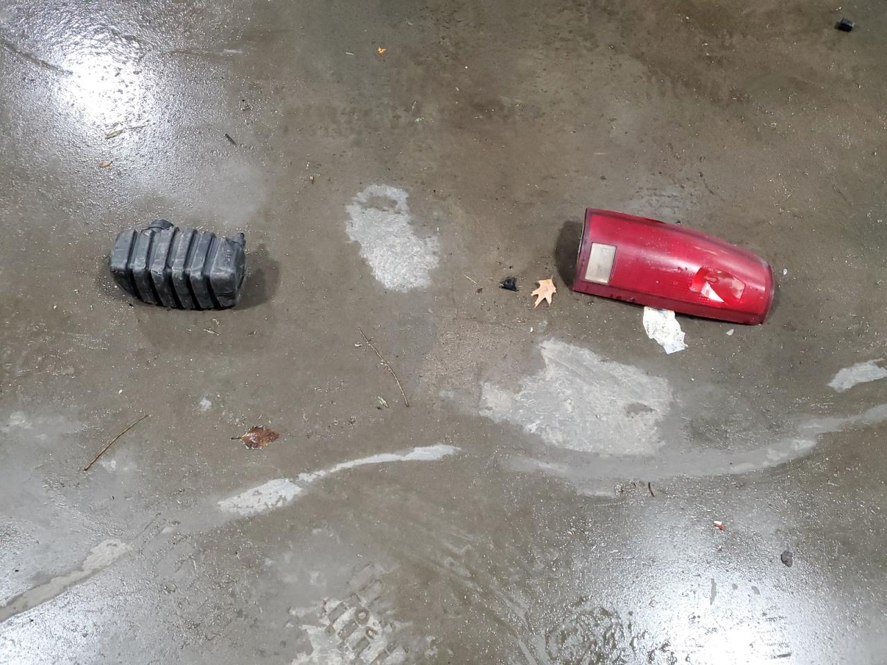 1998 Chevrolet Gmt-400 K1500 VIN: 1GCEK19RXWR138737 Lot: 91144175