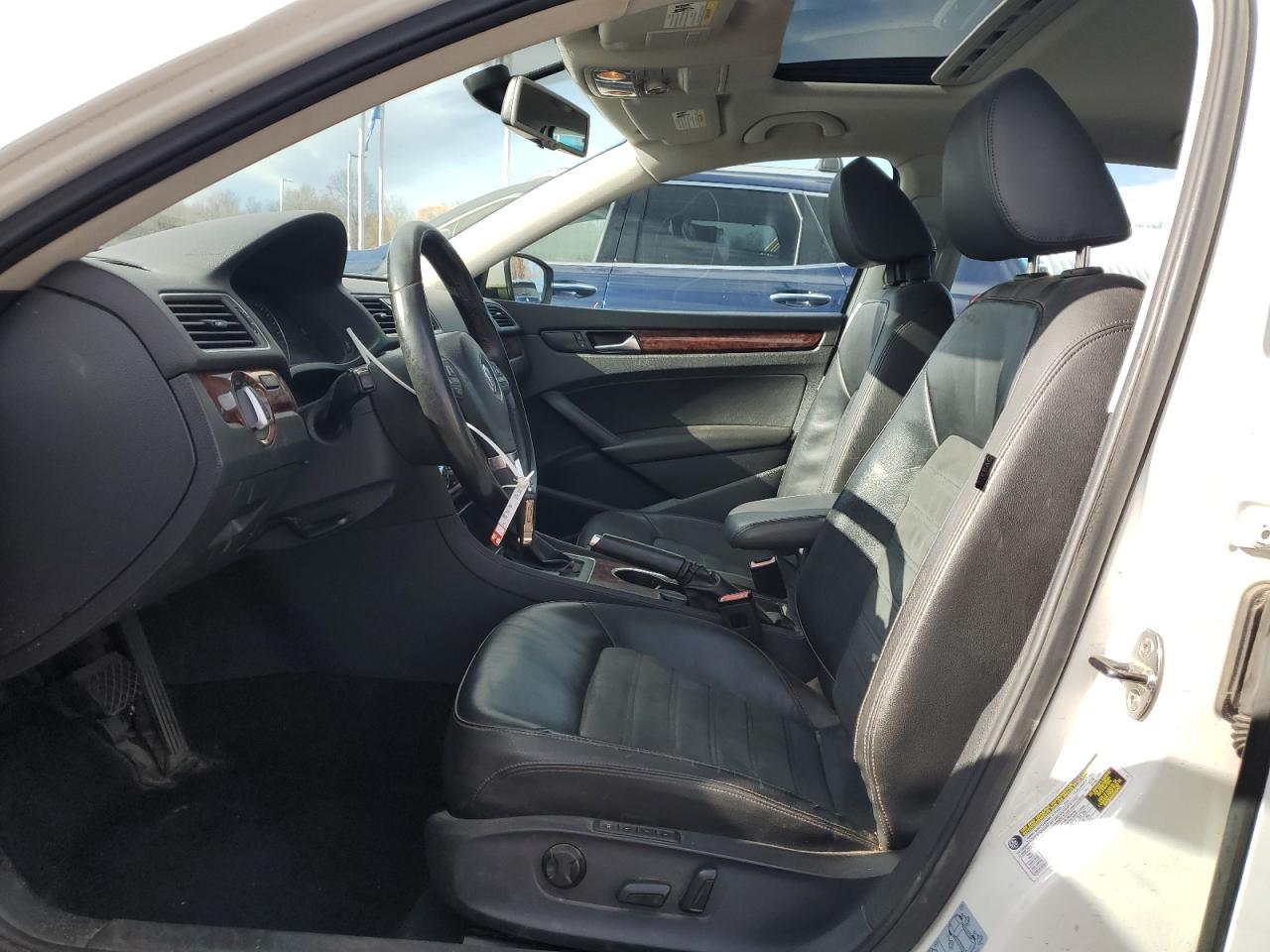 2013 Volkswagen Passat Sel VIN: 1VWCN7A3XDC031144 Lot: 93717075