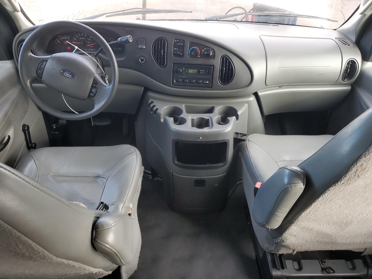 2004 Ford Econoline E350 Super Duty Wagon VIN: 1FBSS31L54HB53305 Lot: 92125385