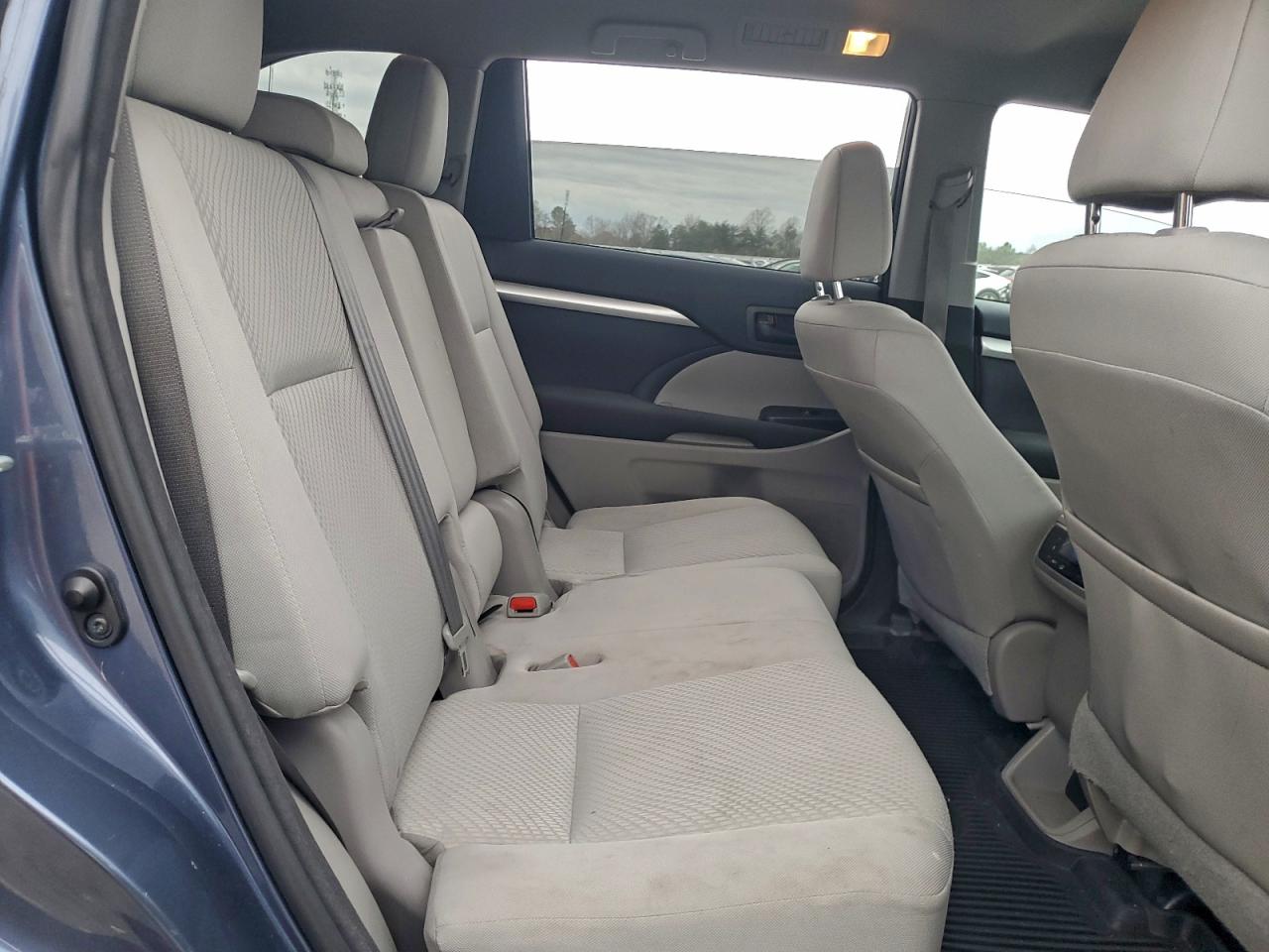 2015 Toyota Highlander Le VIN: 5TDBKRFH8FS211991 Lot: 94403885