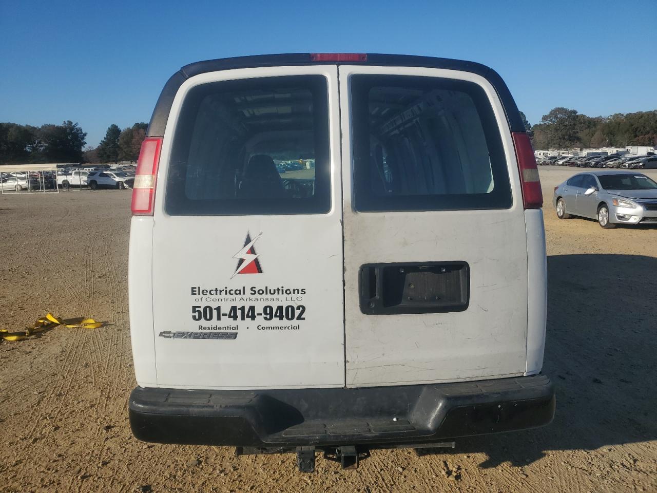 2004 Chevrolet Express Delivery Van VIN: 1GCGG25V941203852 Lot: 92194215