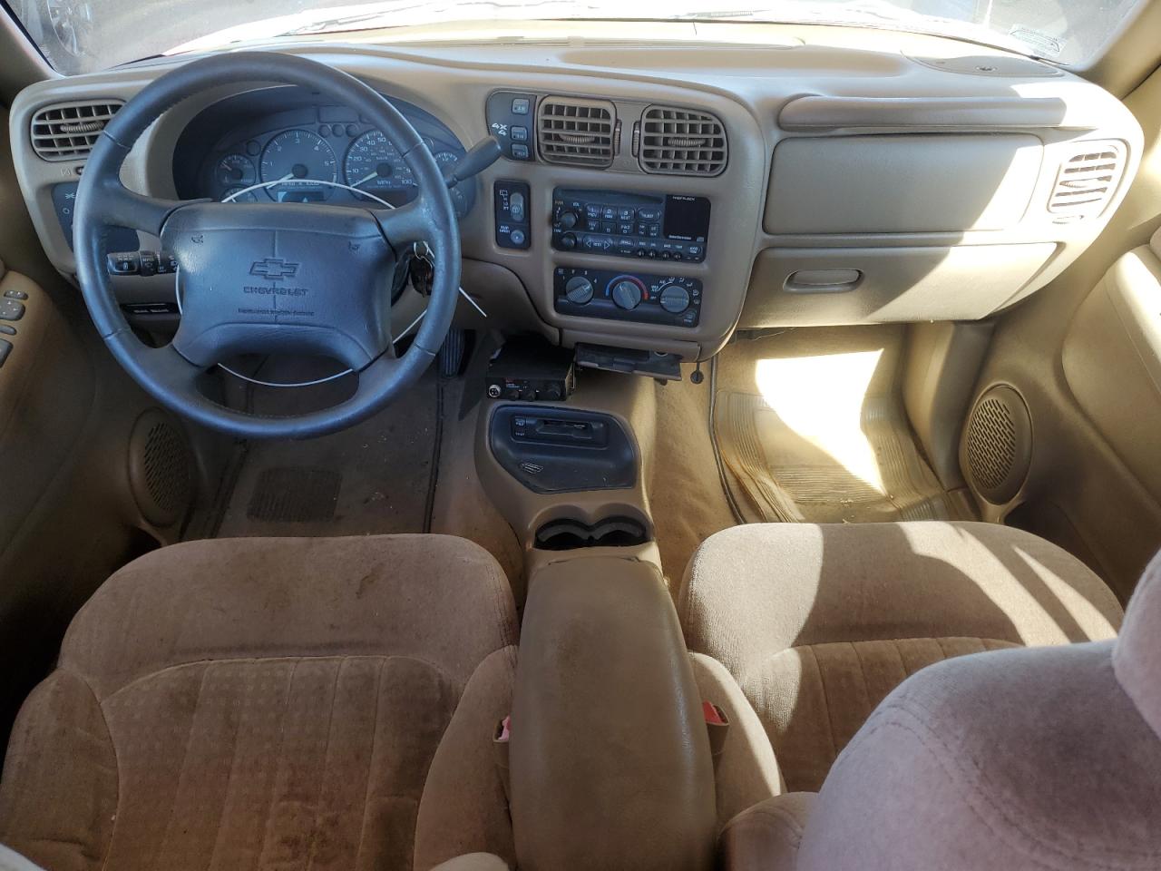 1998 Chevrolet Blazer VIN: 1GNDT13W3W2225581 Lot: 90670835