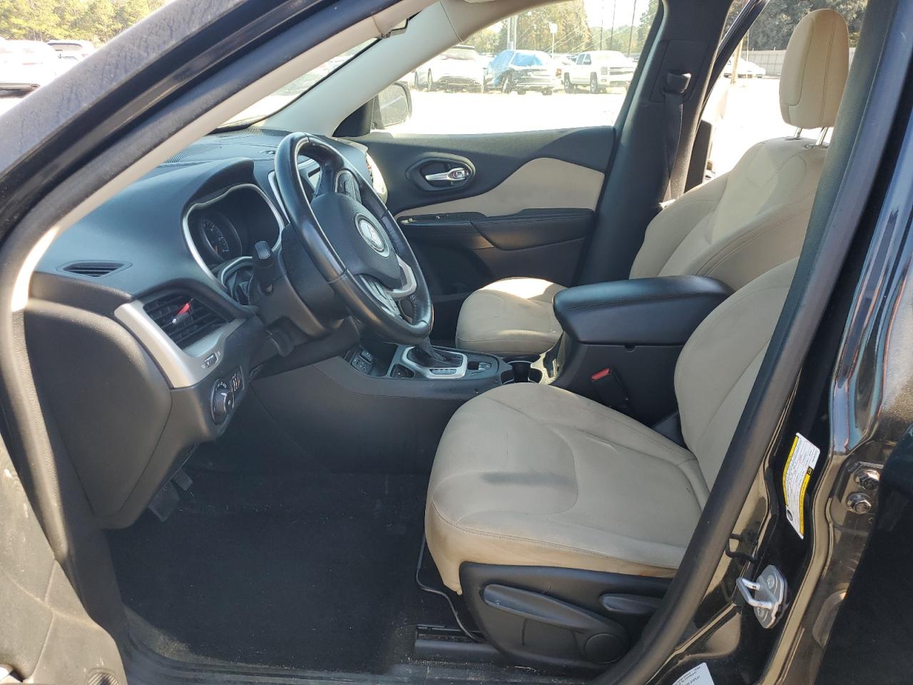 2015 Jeep Cherokee Latitude VIN: 1C4PJLCS2FW707231 Lot: 93433015