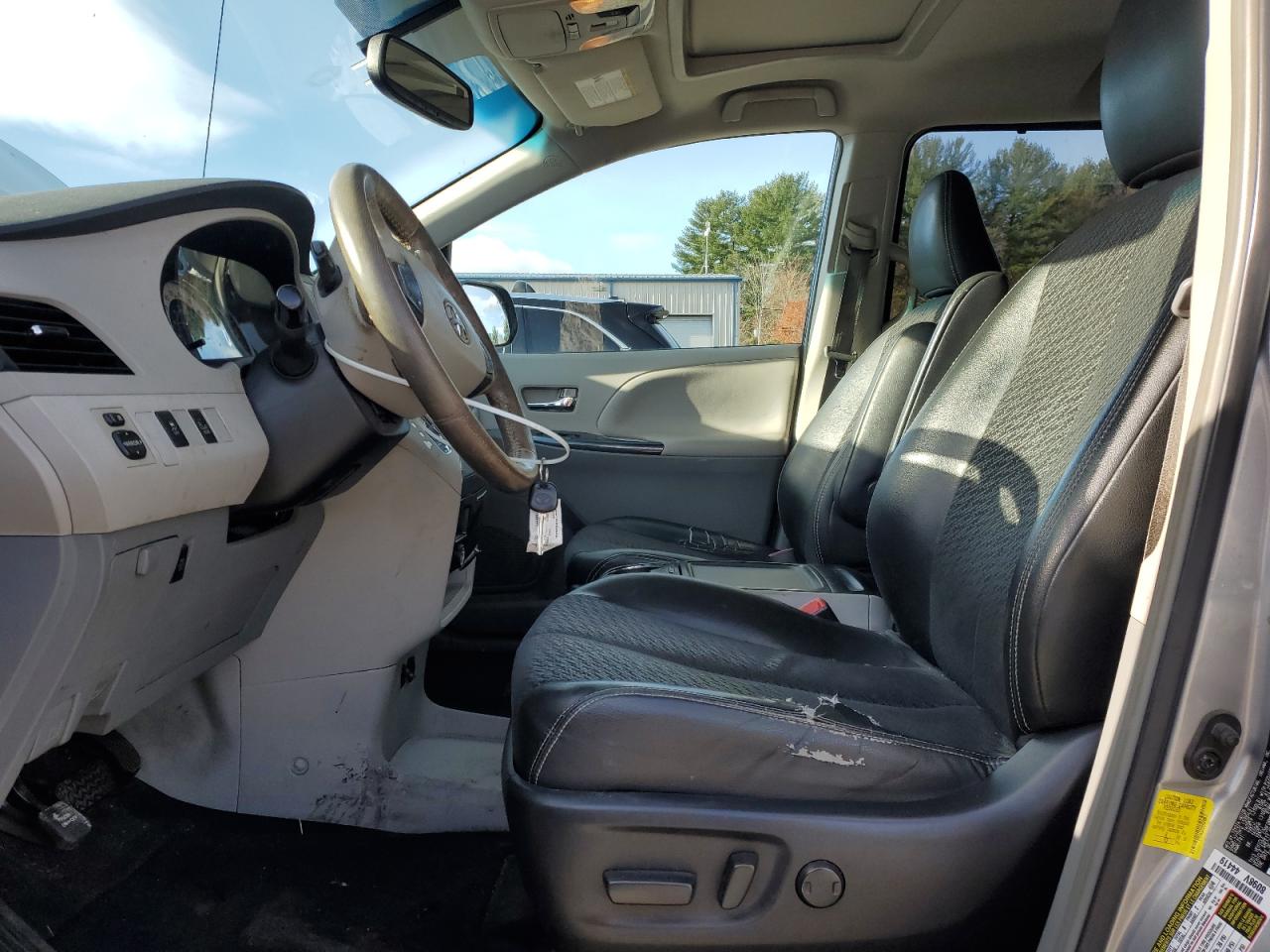 2013 Toyota Sienna Sport VIN: 5TDXK3DC8DS290571 Lot: 92695475