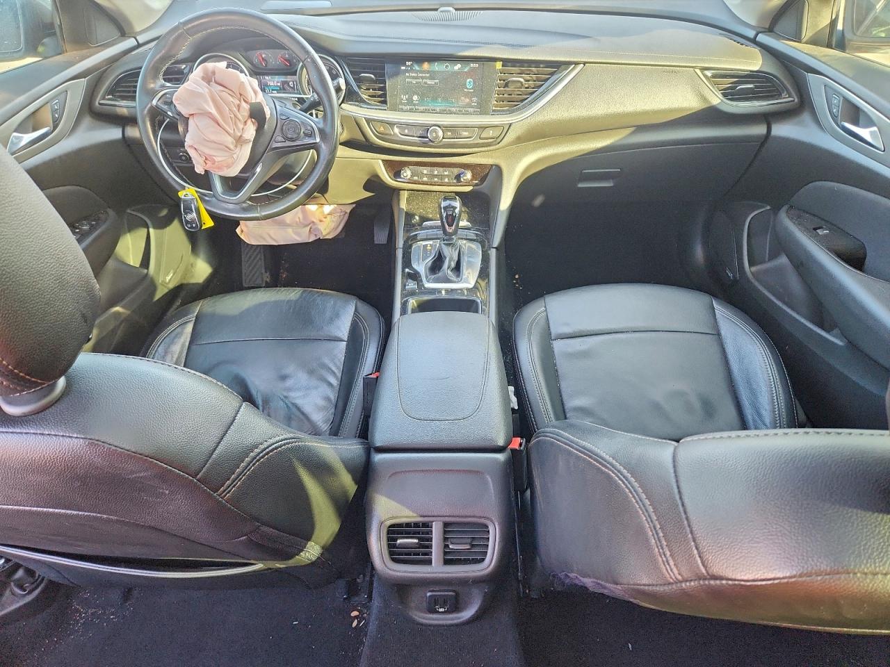 2018 Buick Regal Tourx Preferred VIN: W04GU8SX4J1126217 Lot: 93893805