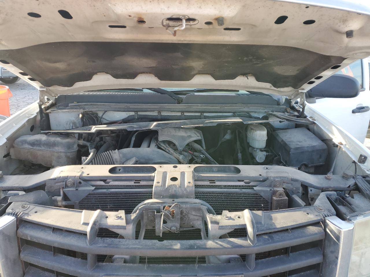 2009 GMC Sierra Utility / Service Truck VIN: 1GTHK49KX9E155017 Lot: 89469485