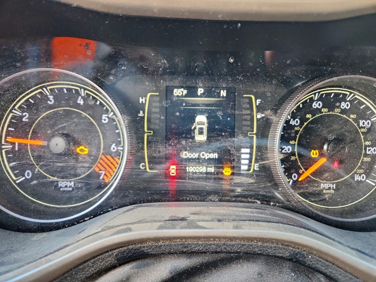 2015 Jeep Cherokee Latitude VIN: 1C4PJLCB7FW700520 Lot: 91900055