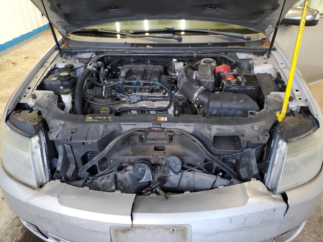 2008 Ford Taurus Limited VIN: 1FAHP25W68G105495 Lot: 93272935