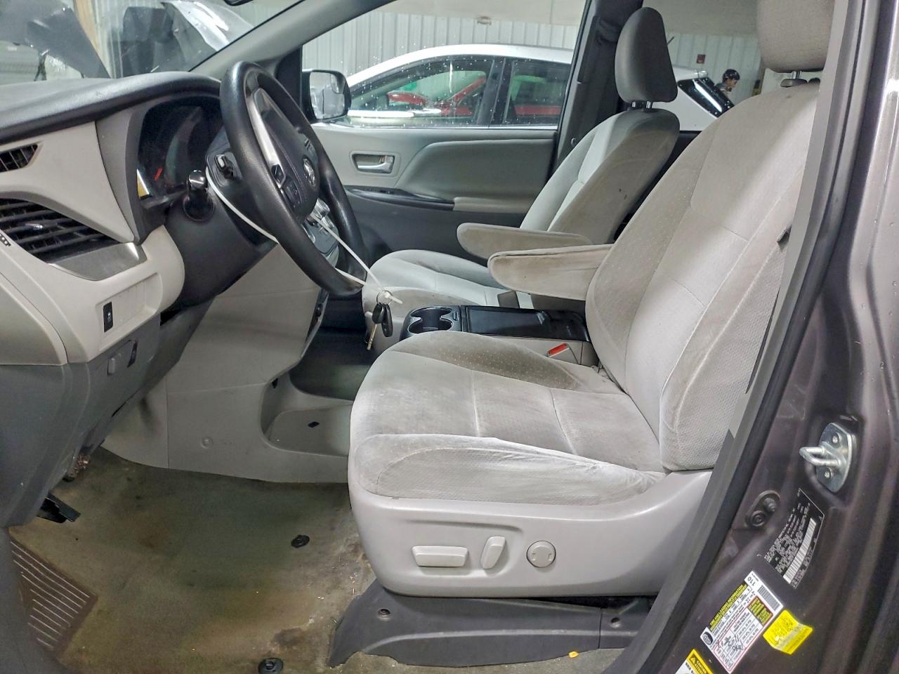 2015 Toyota Sienna Le VIN: 5TDKK3DCXFS594644 Lot: 93735515