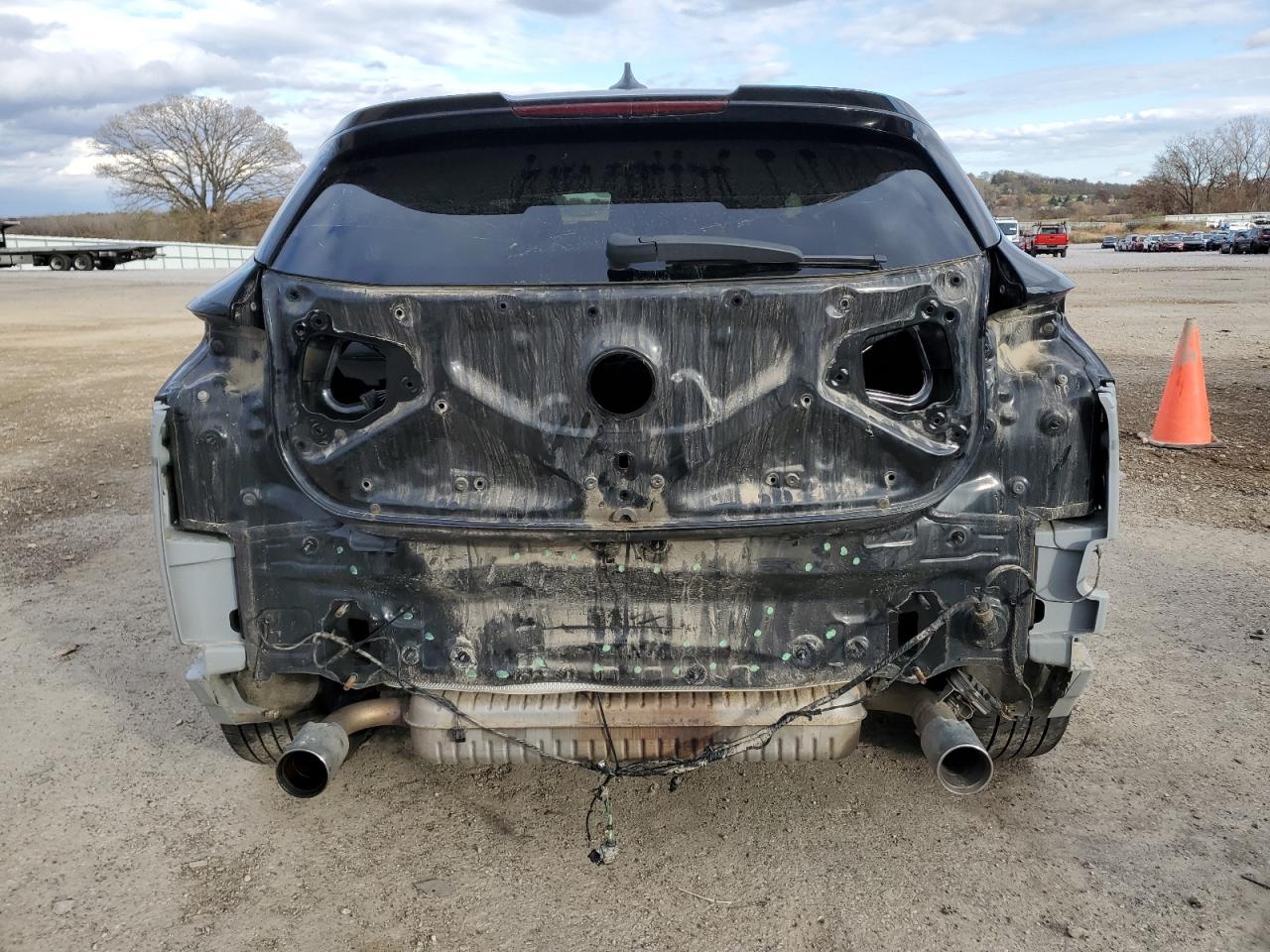 Фото: WBXYJ5C33JEB19500