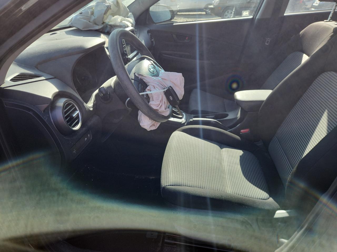 2019 Hyundai Kona Se VIN: KM8K12AA1KU310299 Lot: 92365435