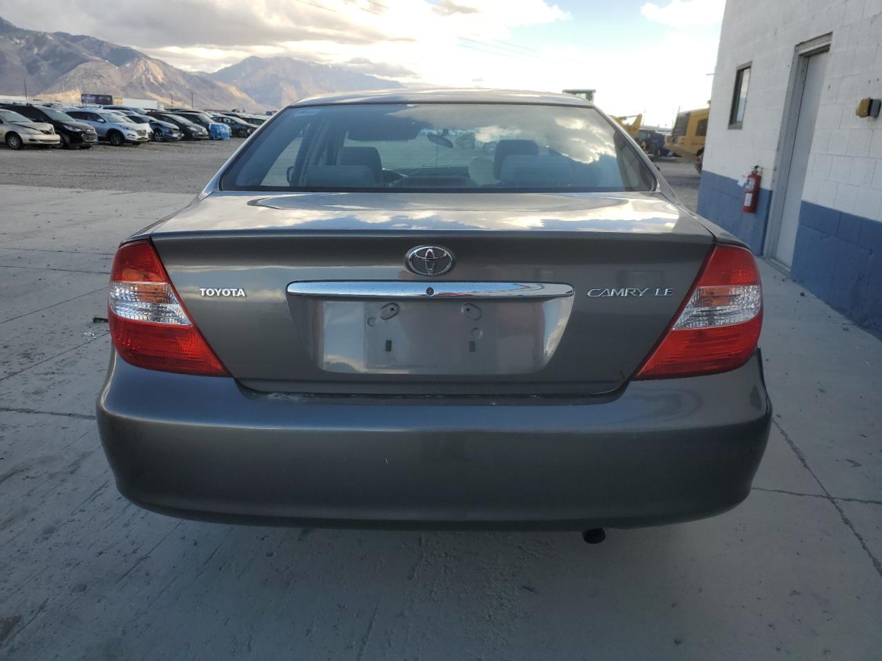 2002 Toyota Camry Le VIN: 4T1BE32K42U638480 Lot: 92003905