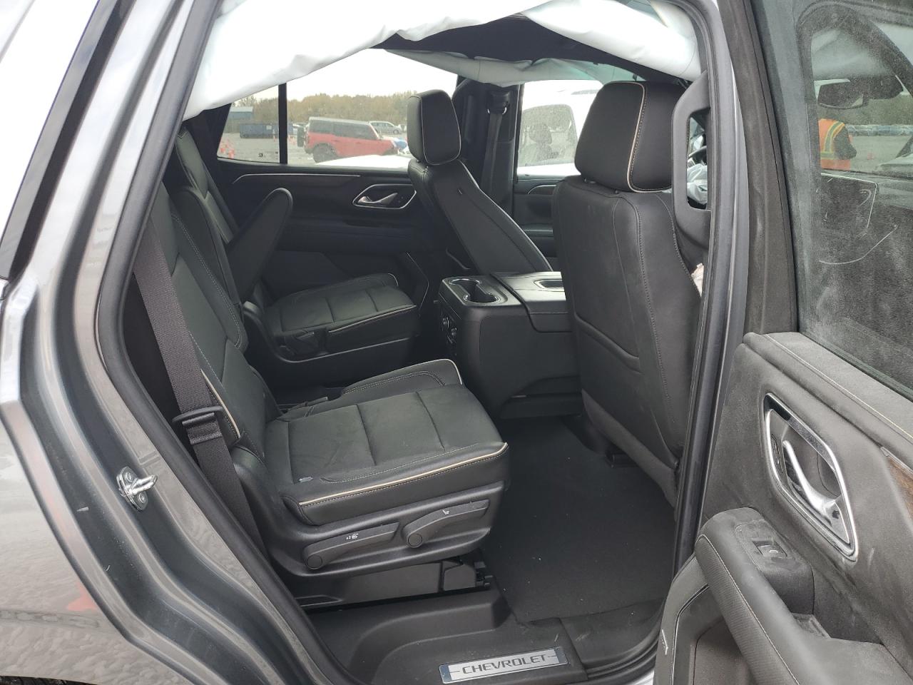 2022 Chevrolet Tahoe K1500 Premier VIN: 1GNSKSKD8NR152536 Lot: 92155625