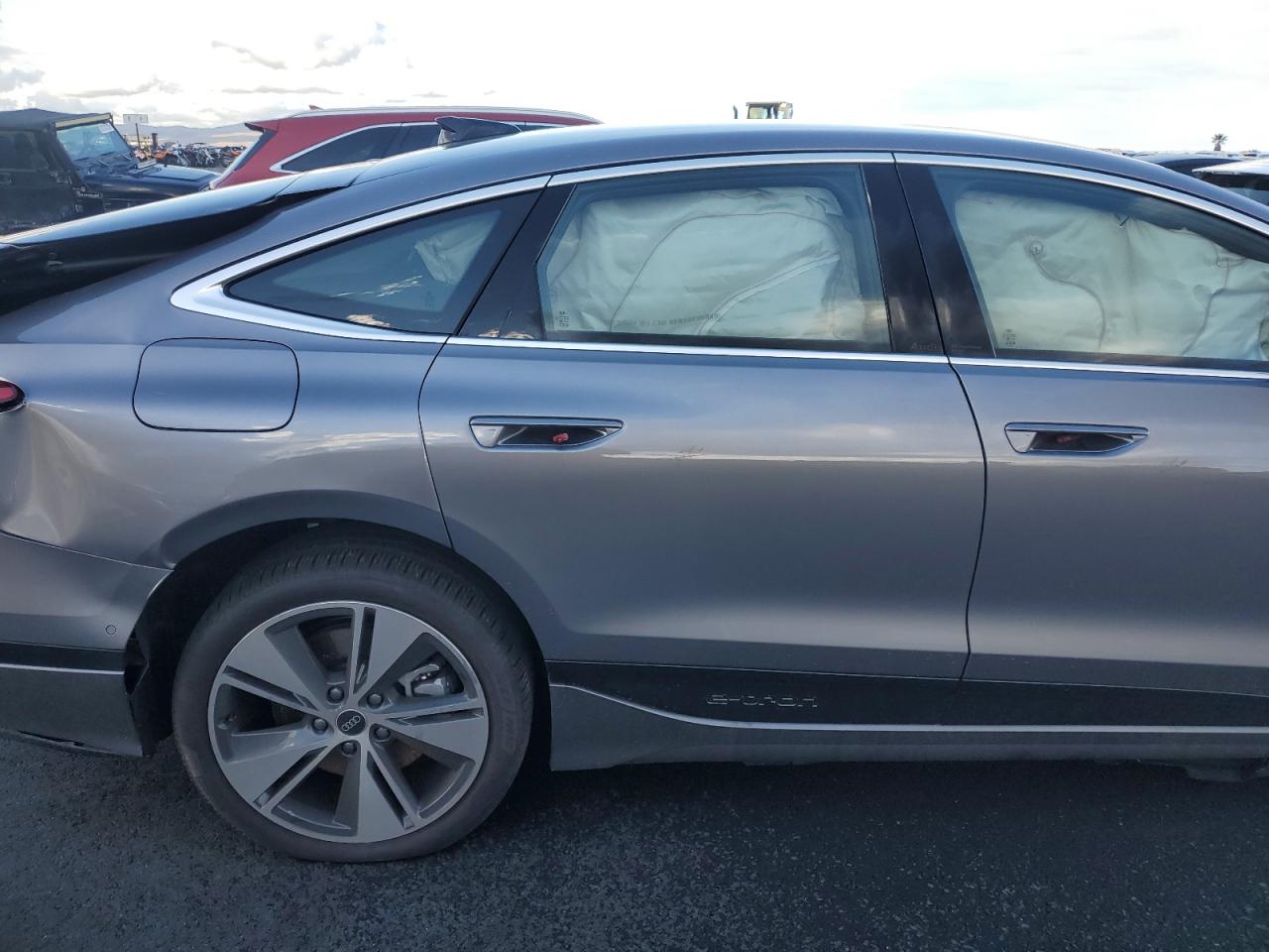 2025 Audi A6 E-Tron Premium 55 VIN: WAU1CAGH2SA018636 Lot: 92446405