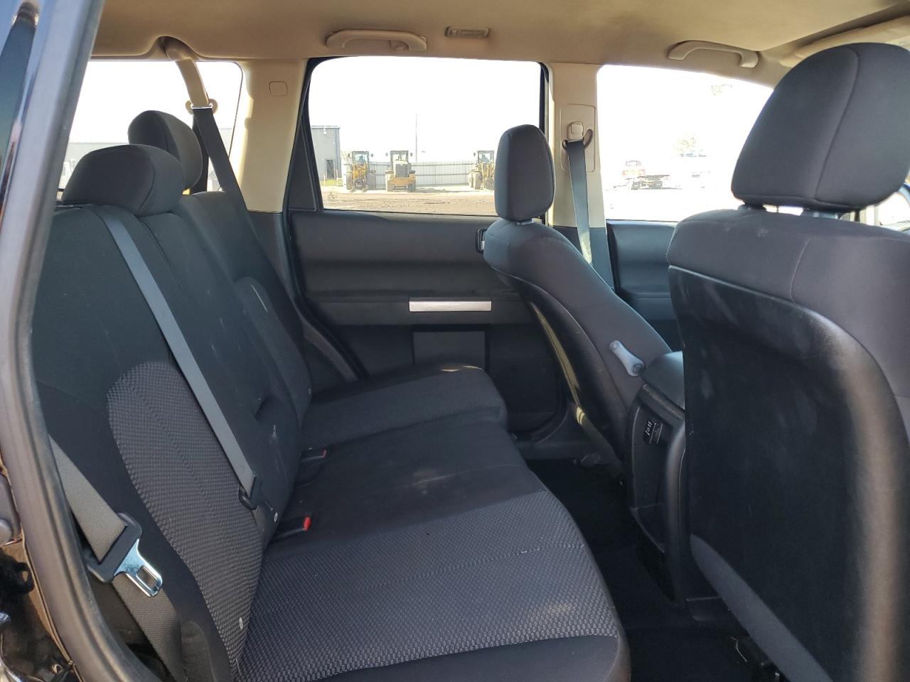 2010 Mitsubishi Endeavor Ls VIN: 4A4JM2AS6AE001610 Lot: 92792015