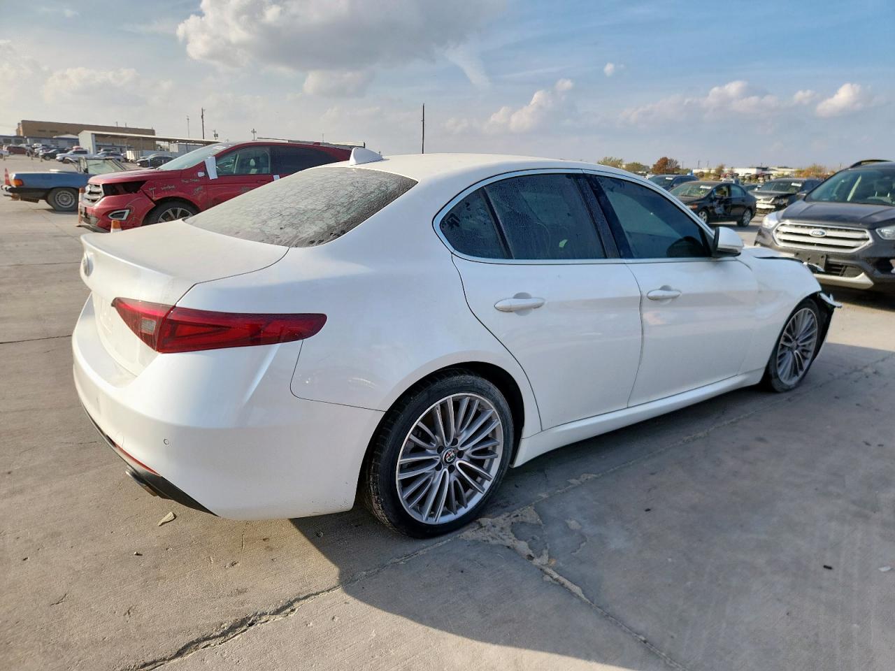 2017 Alfa Romeo Giulia Ti ZARFAECN1H7551994 photo #4