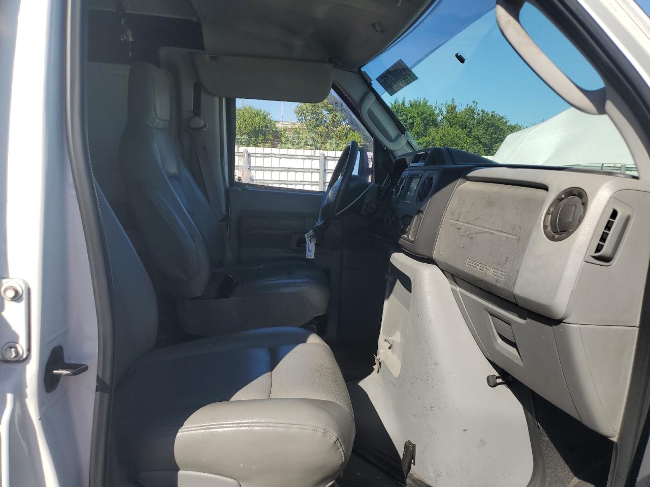 2009 Ford Econoline E250 Van VIN: 1FTNE24W09DA53210 Lot: 93288315