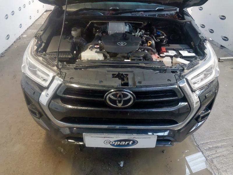 2021 TOYOTA HILUX INVINCIBLE D/CAB PICK UP 2.8 D-4D AUTO
