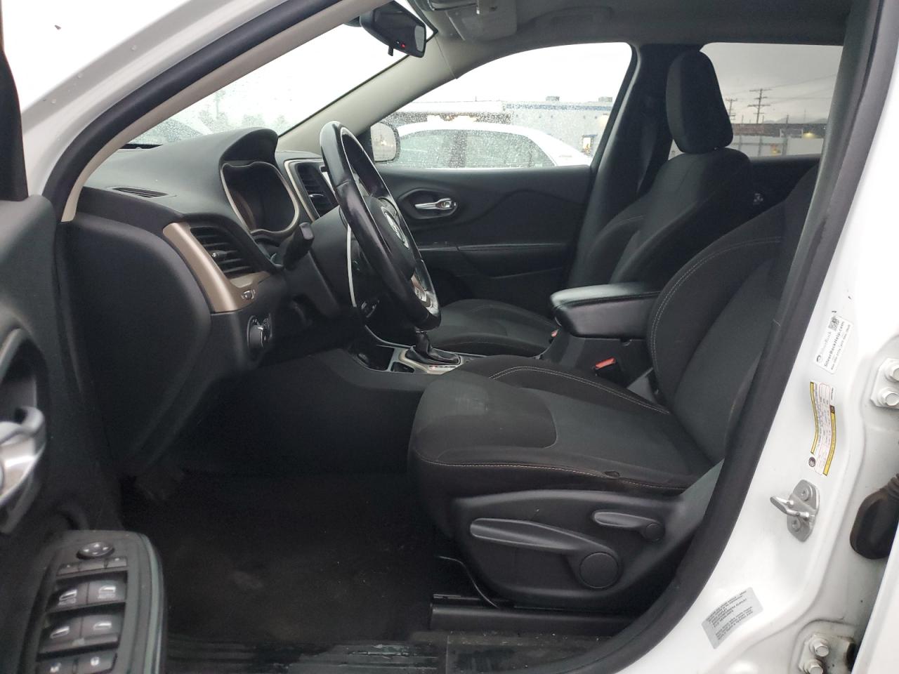 2016 Jeep Cherokee Latitude VIN: 1C4PJLCB5GW275350 Lot: 91737295