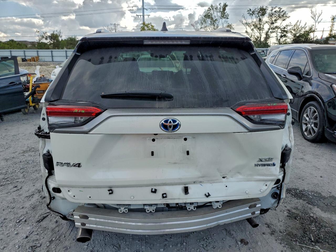 2020 Toyota Rav4 Xse VIN: 2T3EWRFV2LW099612 Lot: 94287975