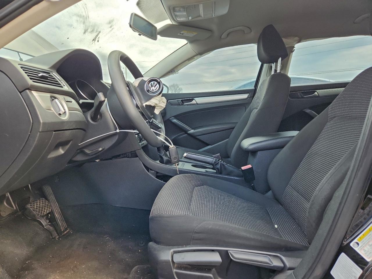 2016 Volkswagen Passat S VIN: 1VWAS7A34GC047067 Lot: 93850615