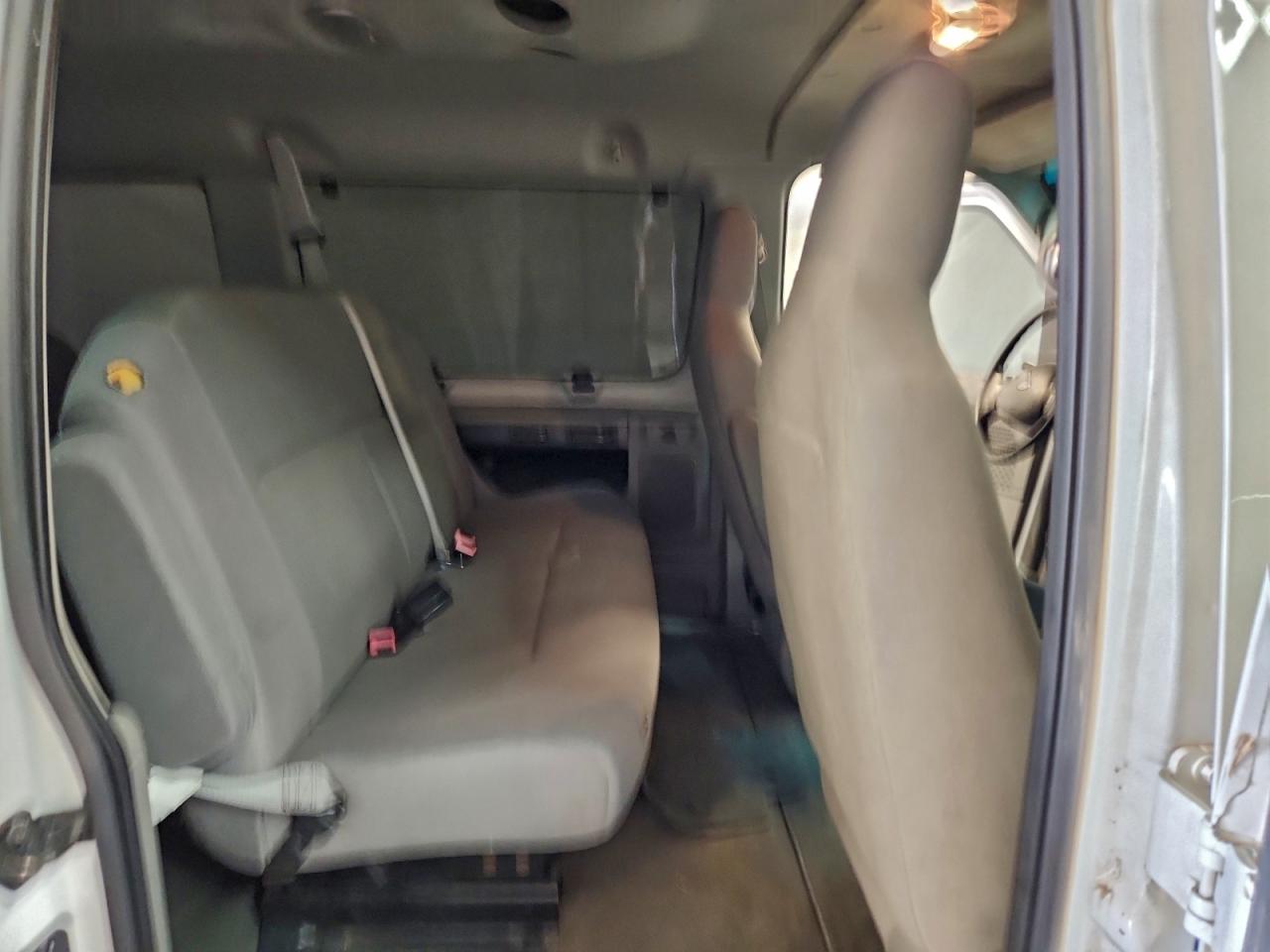 2011 Ford Econoline E350 Super Duty Wagon VIN: 1FBNE3BL9BDB38331 Lot: 92721675