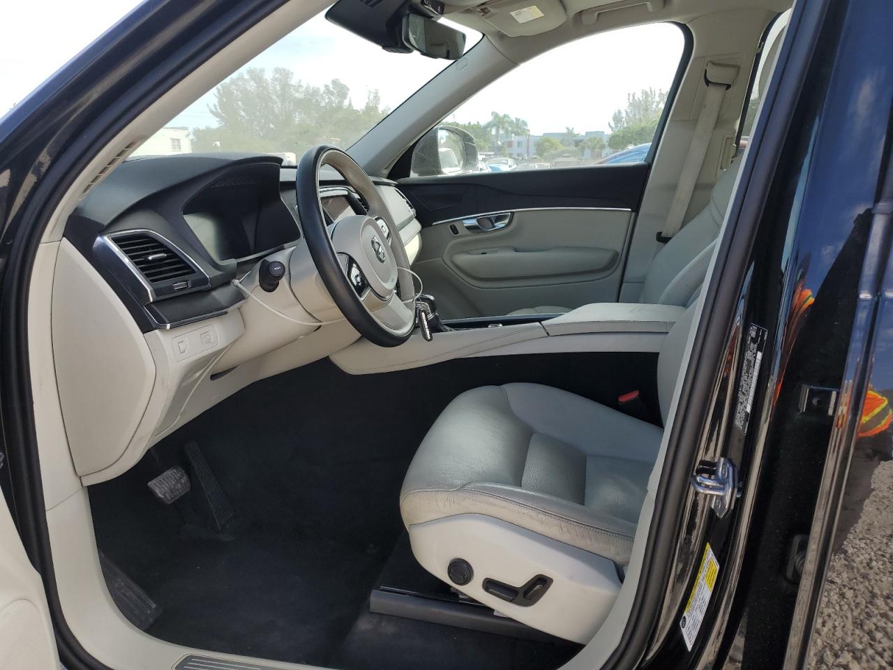 2020 Volvo Xc90 T6 Momentum VIN: YV4A22PK5L1570816 Lot: 90743975