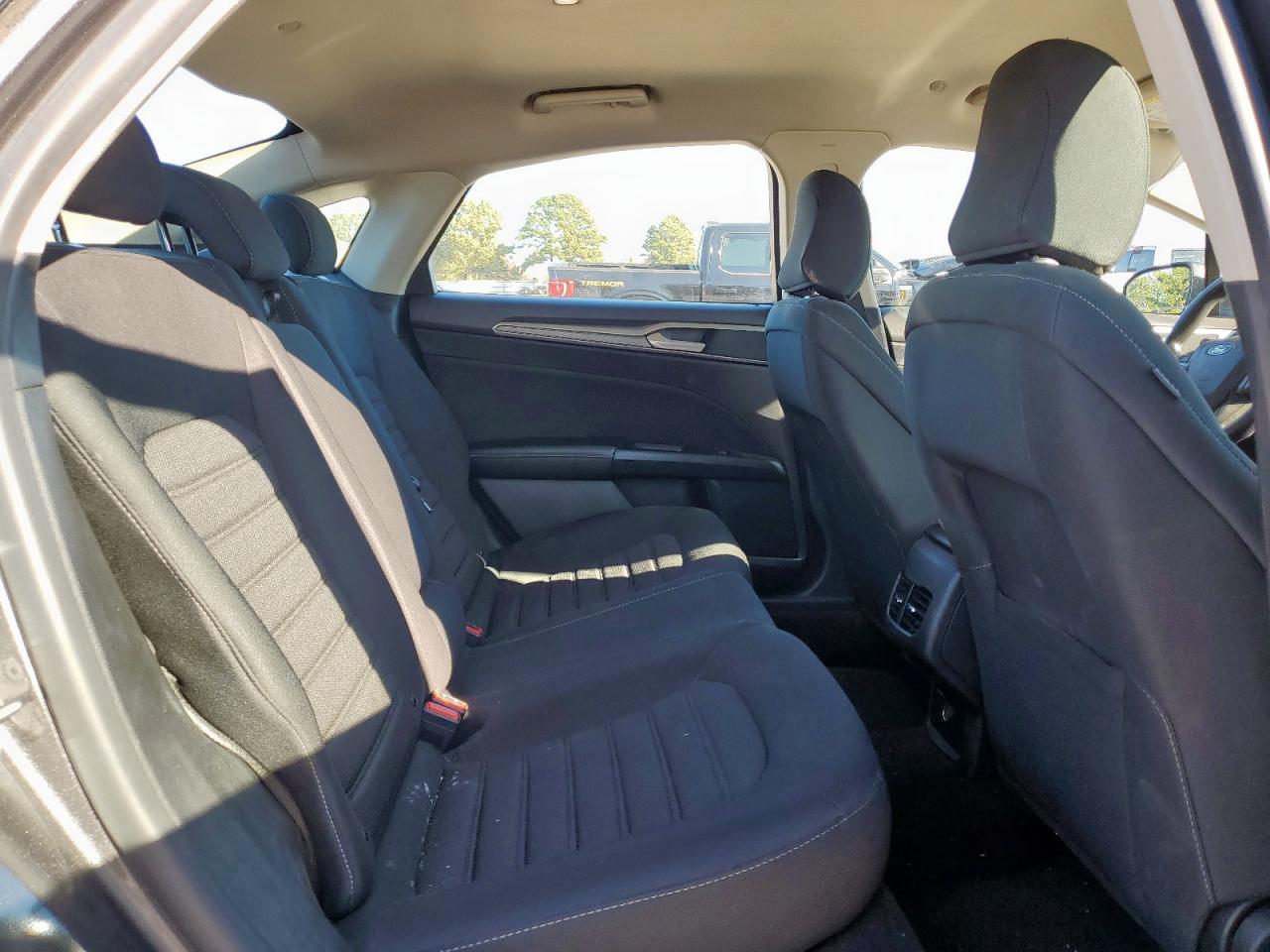 2020 Ford Fusion Se VIN: 3FA6P0LU8LR203992 Lot: 91479775