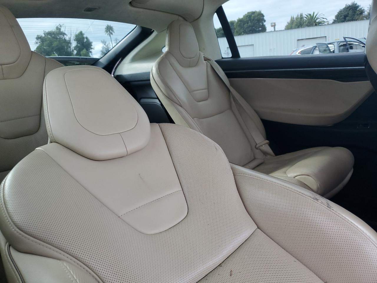 2016 Tesla Model X VIN: 5YJXCBE24GF015818 Lot: 93779255