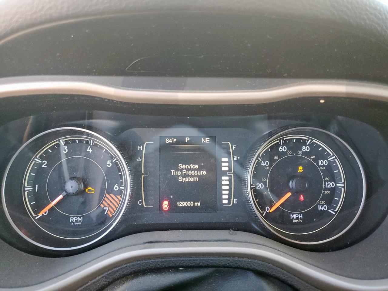 2015 Jeep Cherokee Latitude VIN: 1C4PJMCB9FW557706 Lot: 90936985