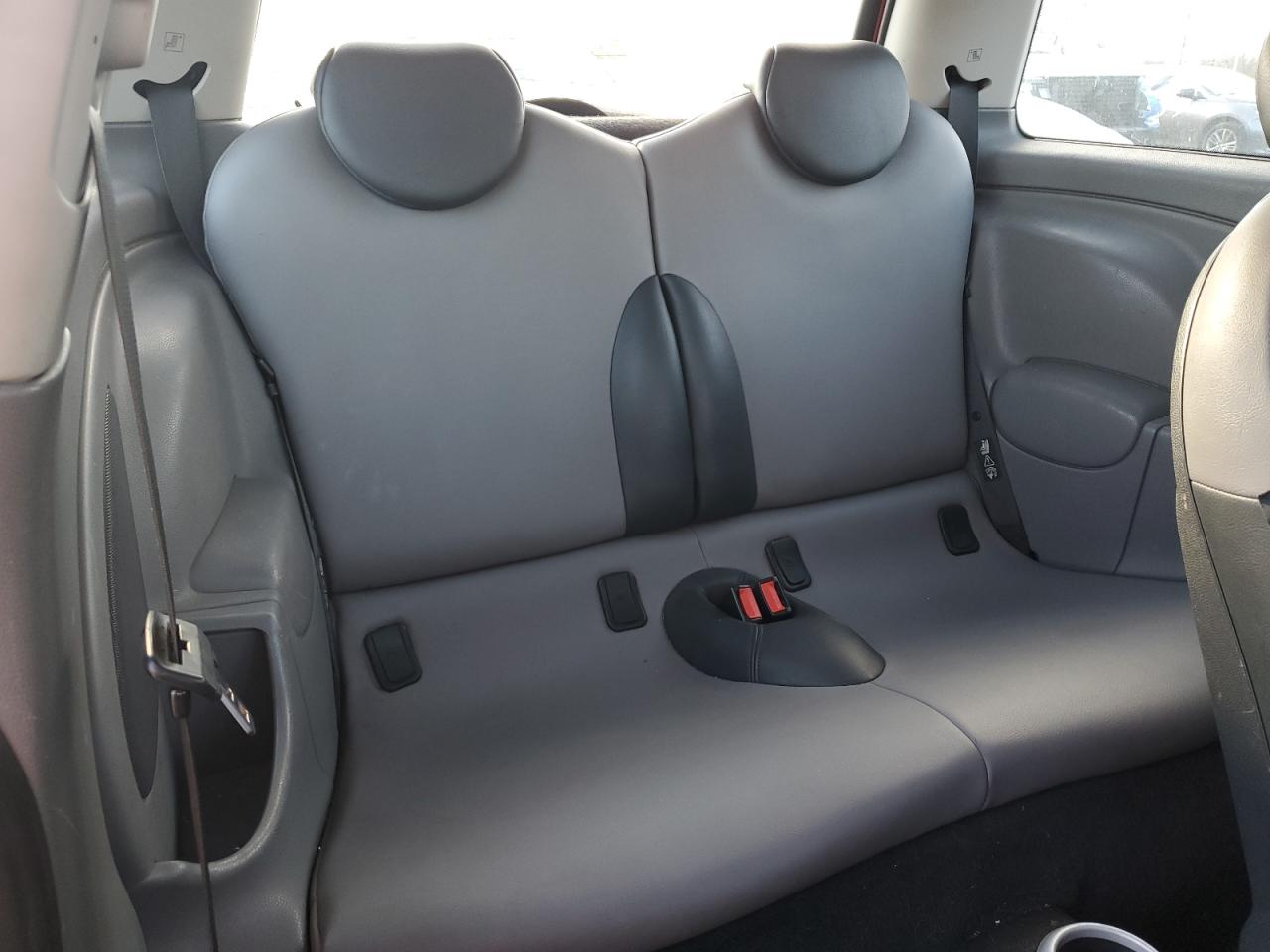 2006 Mini Cooper VIN: WMWRC33546TK71803 Lot: 92305785