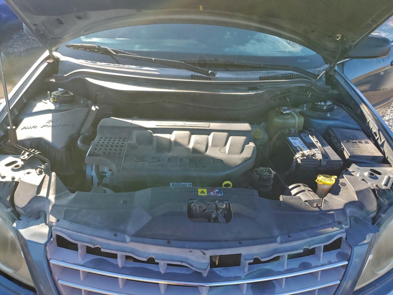 2005 Chrysler Pacifica Touring VIN: 2C4GM68465R502991 Lot: 94325685