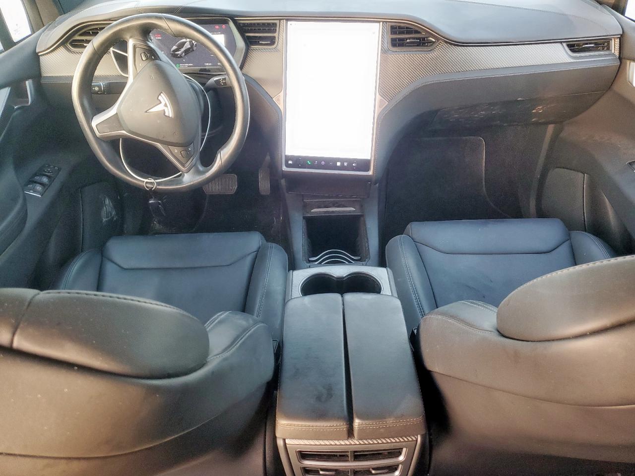2018 Tesla Model X VIN: 5YJXCDE23JF132468 Lot: 92332115
