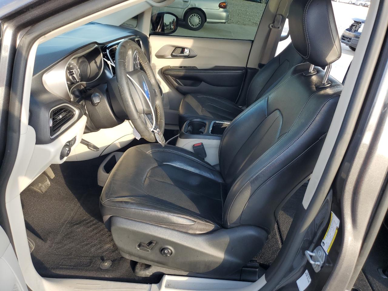 2022 Chrysler Pacifica Touring L VIN: 2C4RC1BG9NR169302 Lot: 93192675