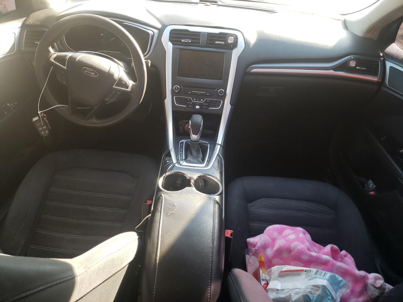 2016 Ford Fusion Se VIN: 329118 Lot: 92107295