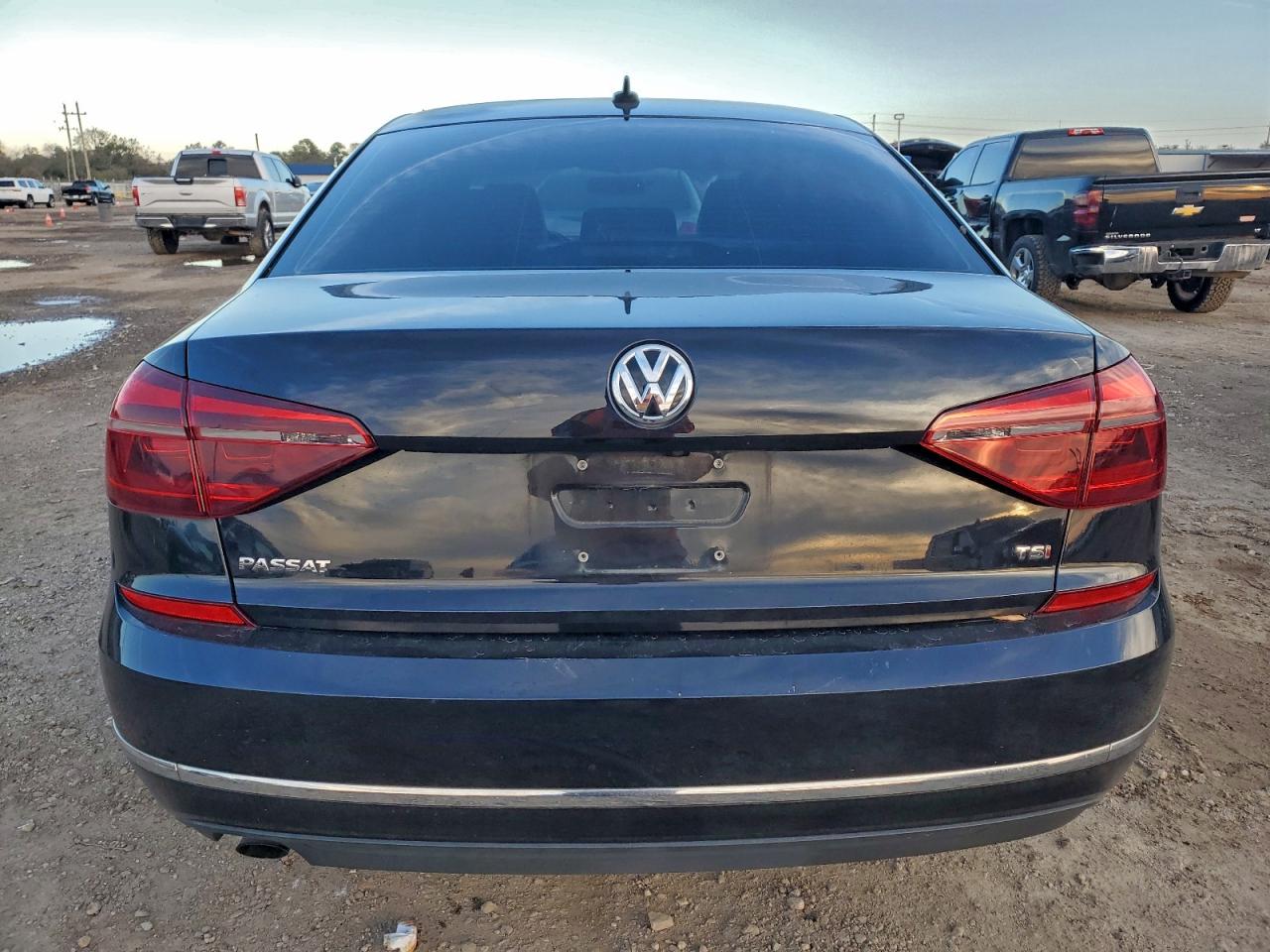 2019 Volkswagen Passat Wolfsburg VIN: 1VWLA7A30KC011008 Lot: 94609295