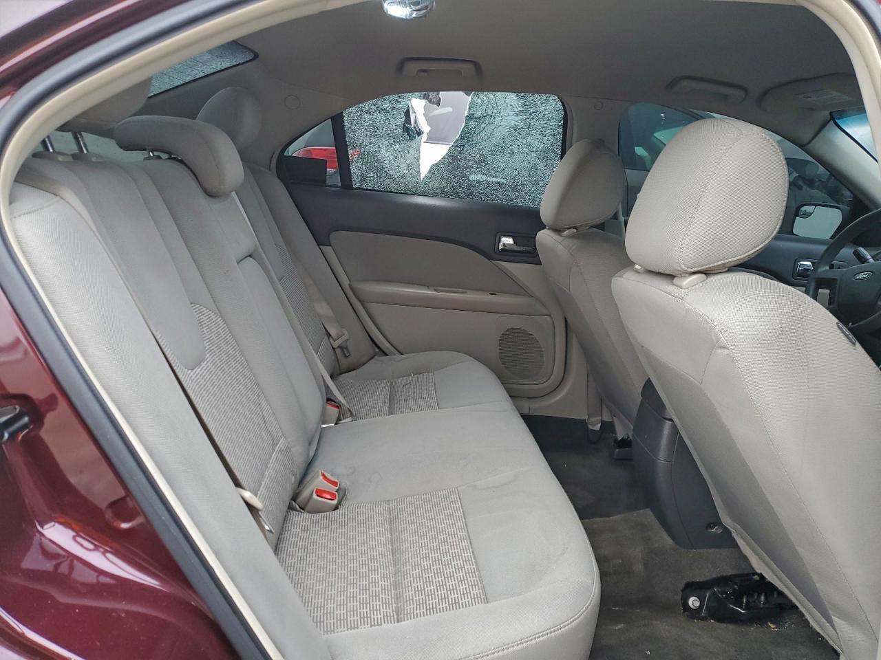 2011 Ford Fusion S VIN: 3FAHP0GA3BR322069 Lot: 94289755