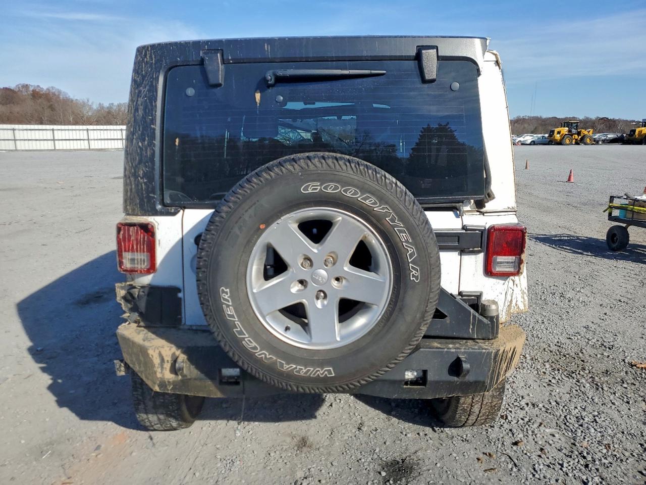 2013 Jeep Wrangler Unlimited Sahara VIN: 1C4BJWEG7DL647191 Lot: 93417455