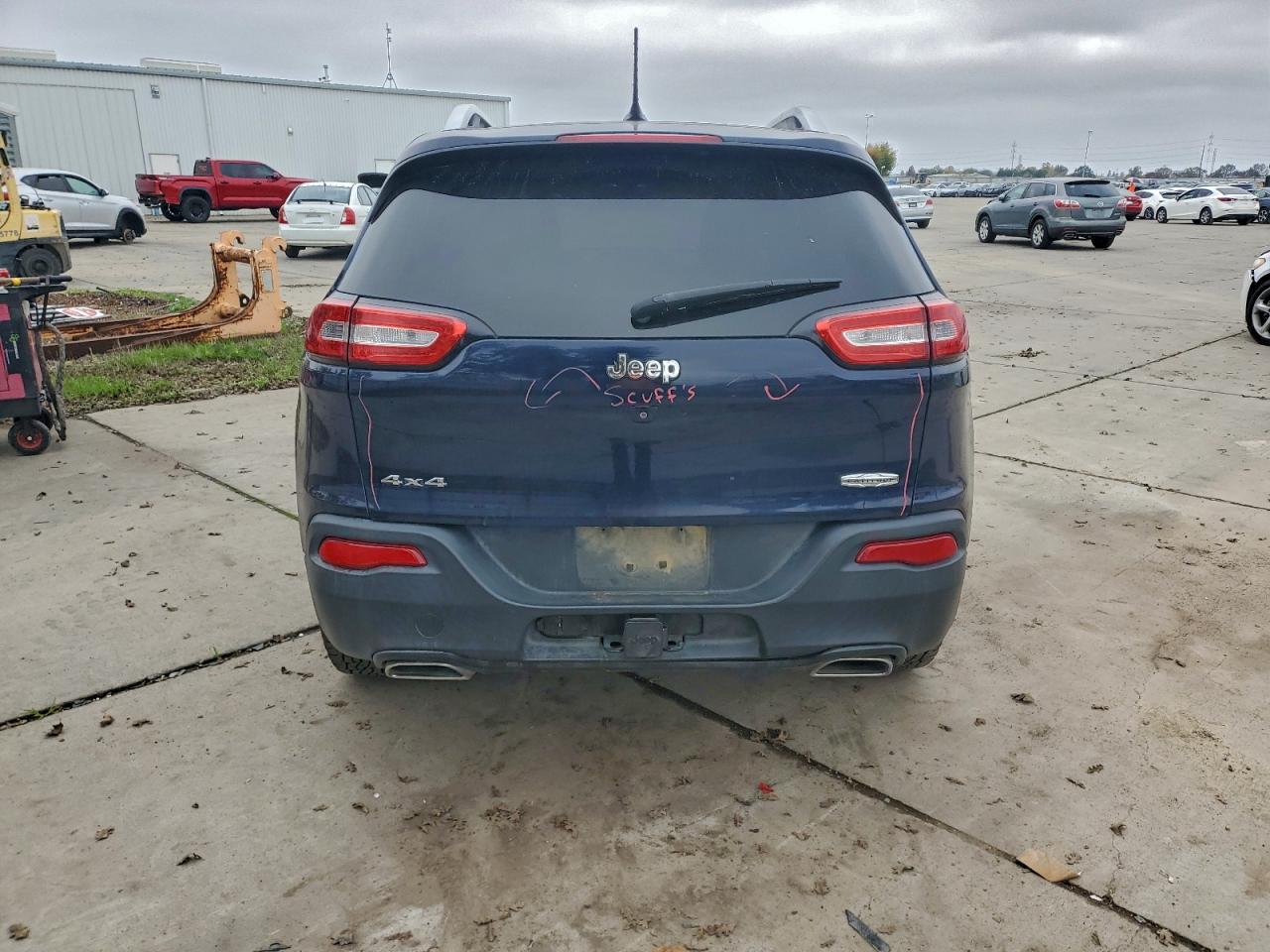 2015 Jeep Cherokee Latitude VIN: 1C4PJMCS2FW725153 Lot: 94270565