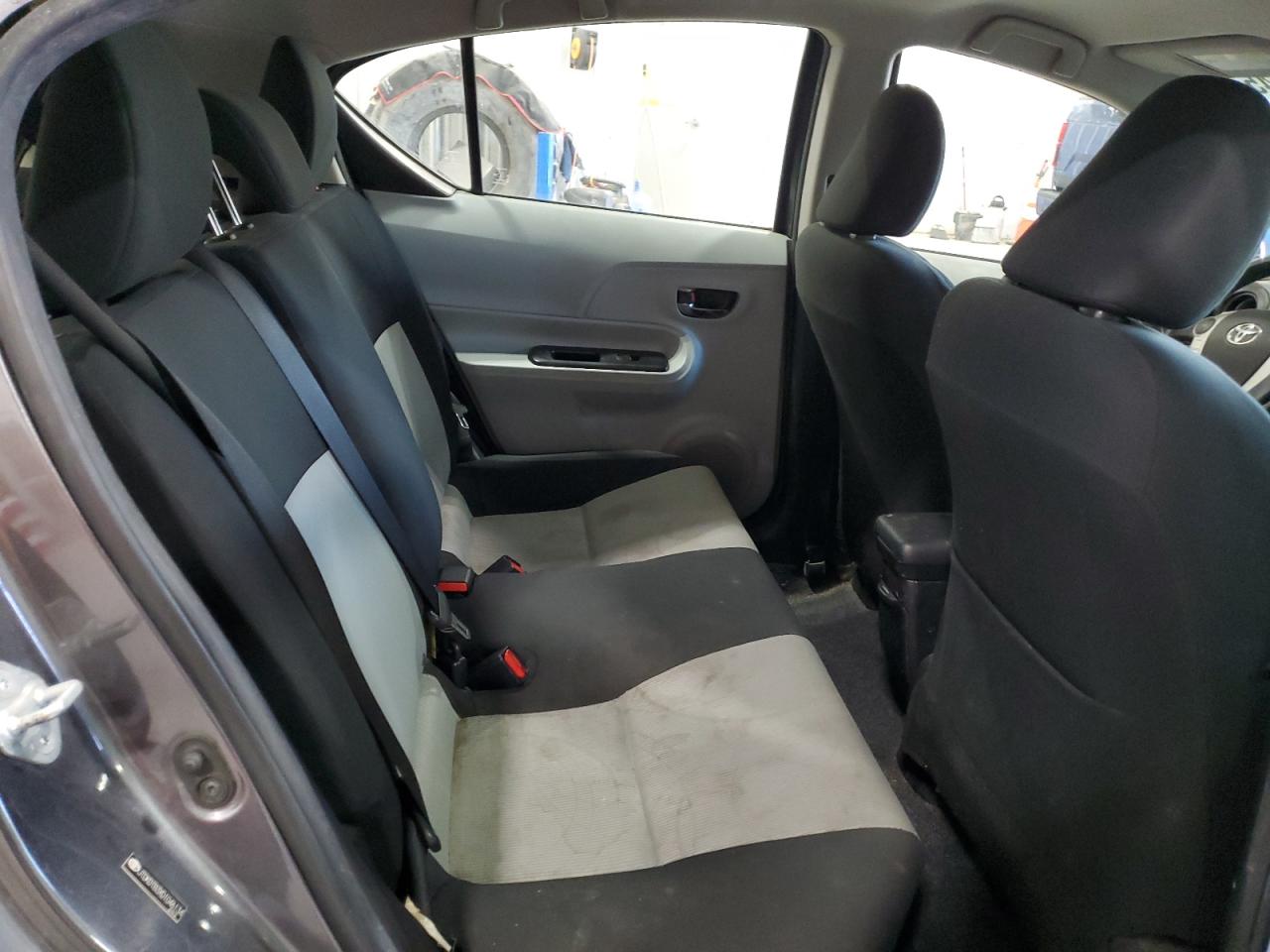 2013 Toyota Prius C VIN: JTDKDTB3XD1046134 Lot: 93892745