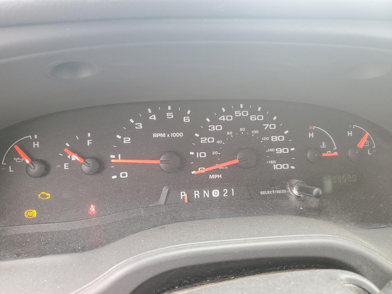 2006 Ford Econoline E350 Super Duty Van VIN: 1FTSE34L26DA33048 Lot: 90423095