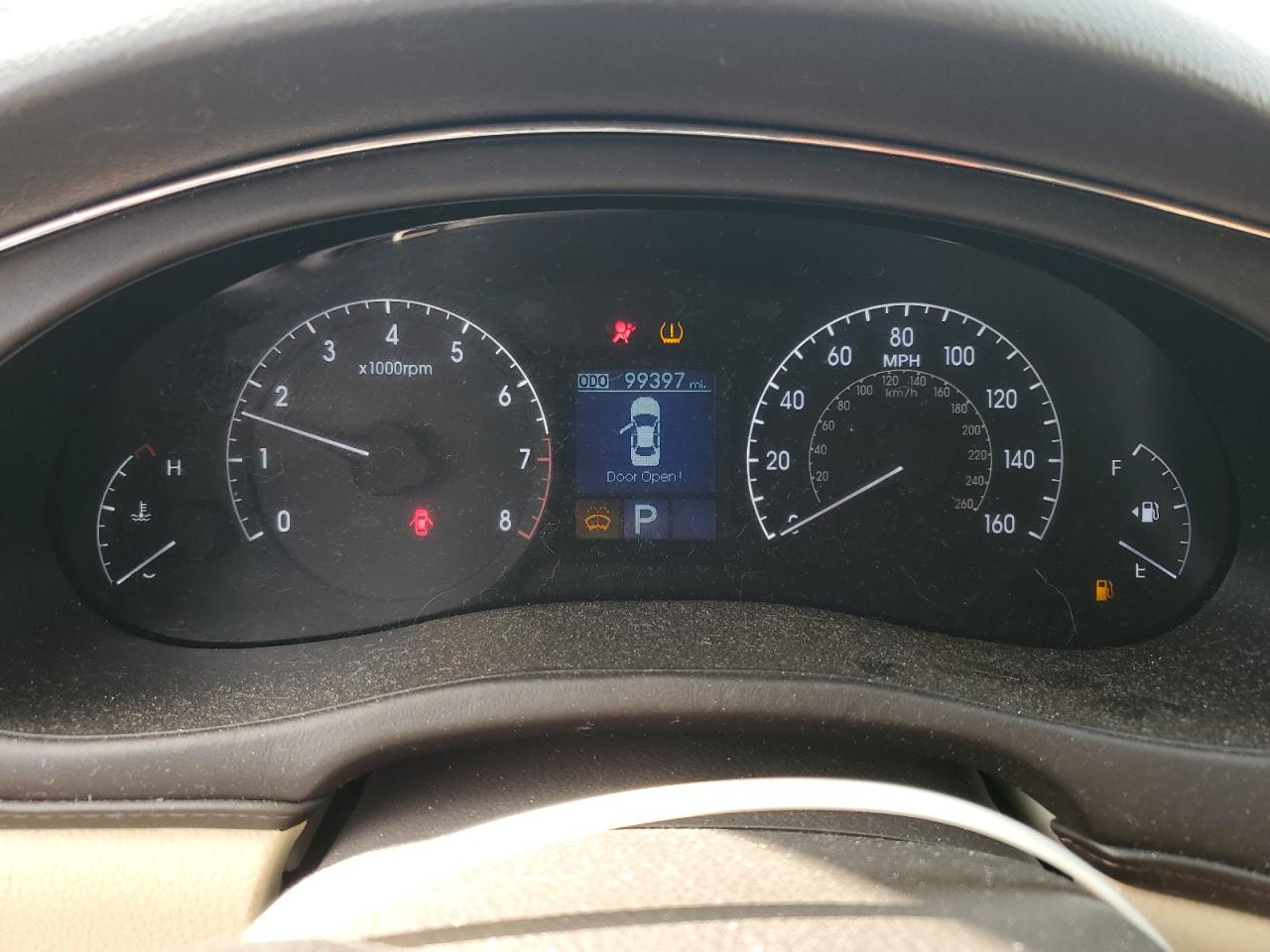 2011 Hyundai Genesis 3.8L VIN: KMHGC4DE6BU143285 Lot: 92003185