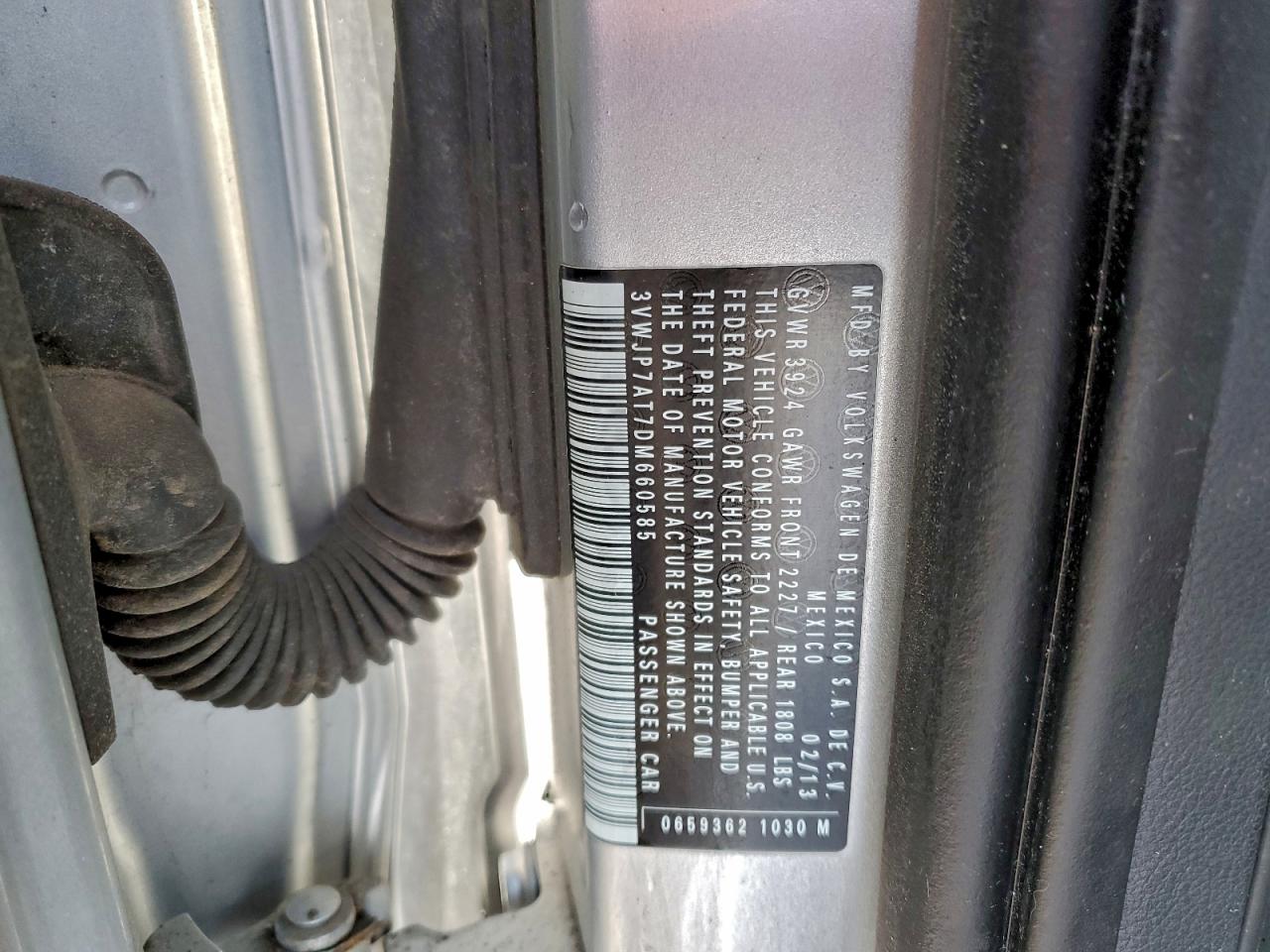 2013 Volkswagen Beetle VIN: 3VWJP7AT7DM660585 Lot: 94128345