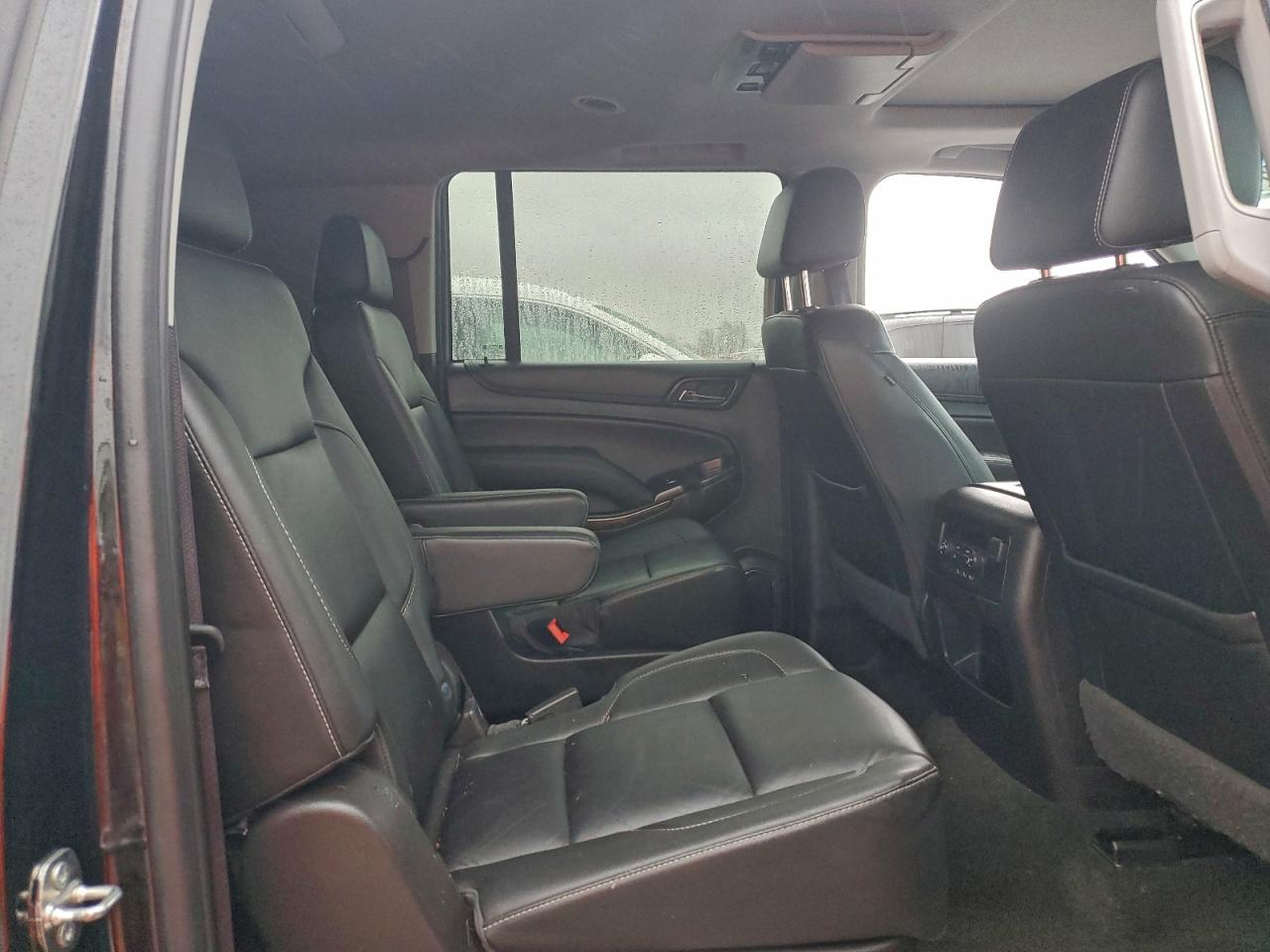 2017 Chevrolet Suburban K1500 Lt VIN: 1GNSKHKCXHR296233 Lot: 94214555