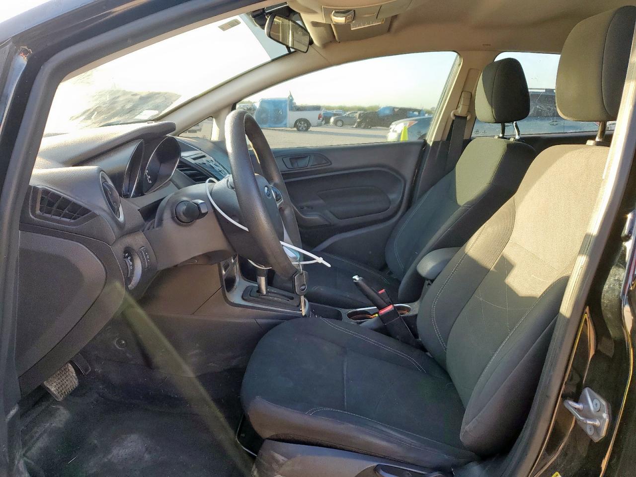 2018 Ford Fiesta Se VIN: 3FADP4BJ9JM121446 Lot: 92310145