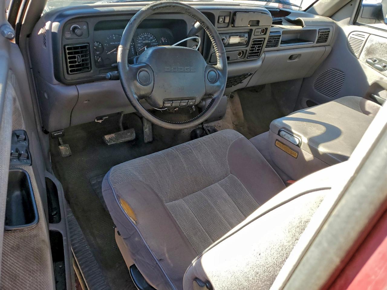 1996 Dodge Ram 2500 VIN: 1B7KF23CXTJ135297 Lot: 93504095