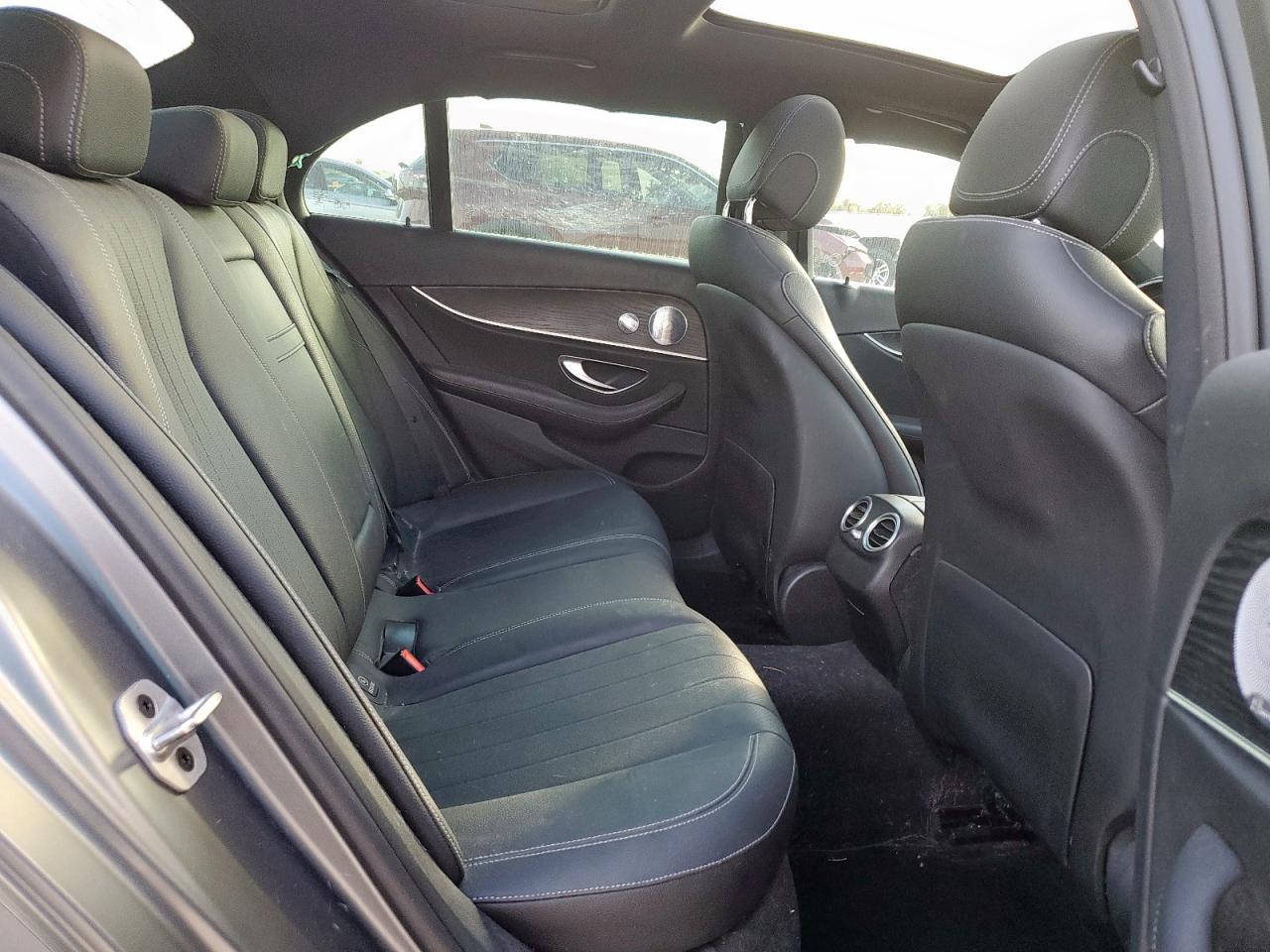 2021 Mercedes-Benz E 350 VIN: W1KZF8DB3MA893853 Lot: 91898535