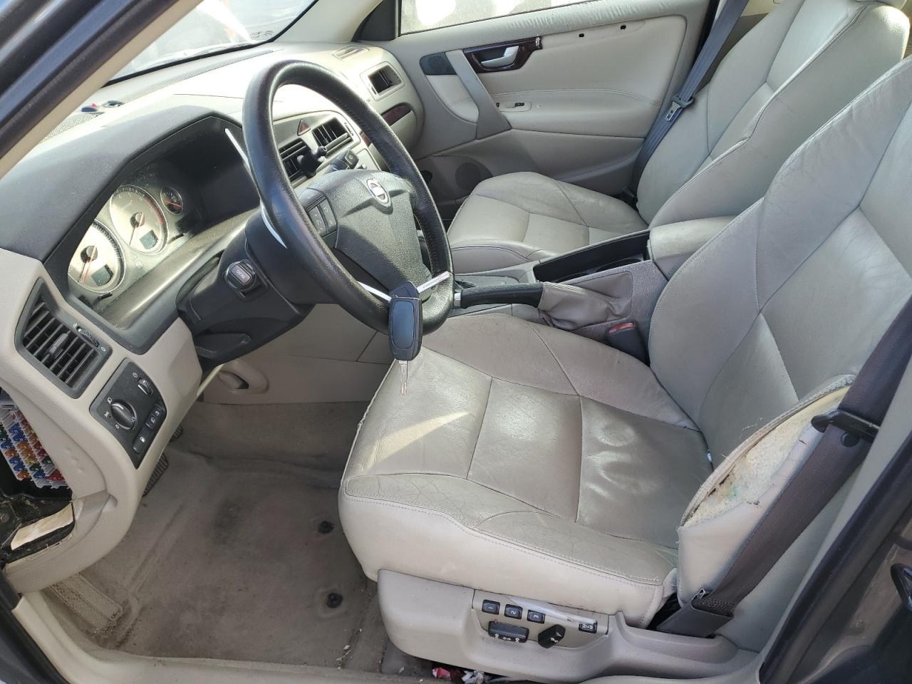 2004 Volvo S60 2.5T VIN: YV1RS59V142419556 Lot: 92820605