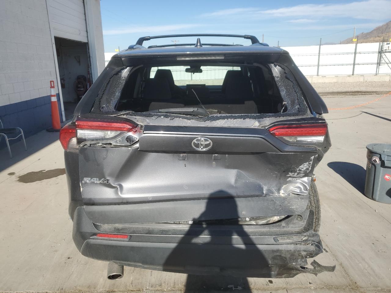 2021 Toyota Rav4 Xle VIN: 2T3P1RFV1MW142720 Lot: 92933455